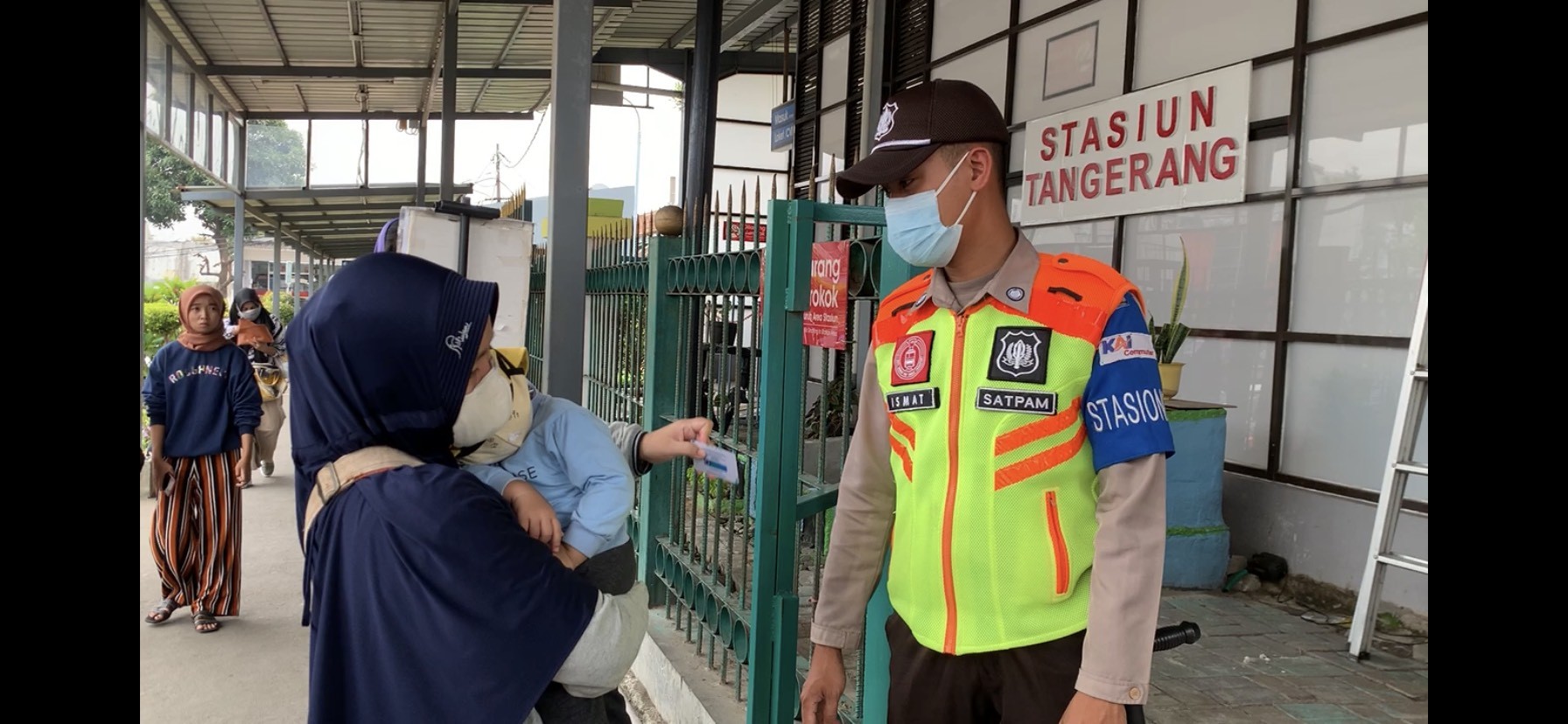 Anak di Bawah 6 Tahun Boleh Naik KRL, Penumpang: Terbantu(Dok.MNC)