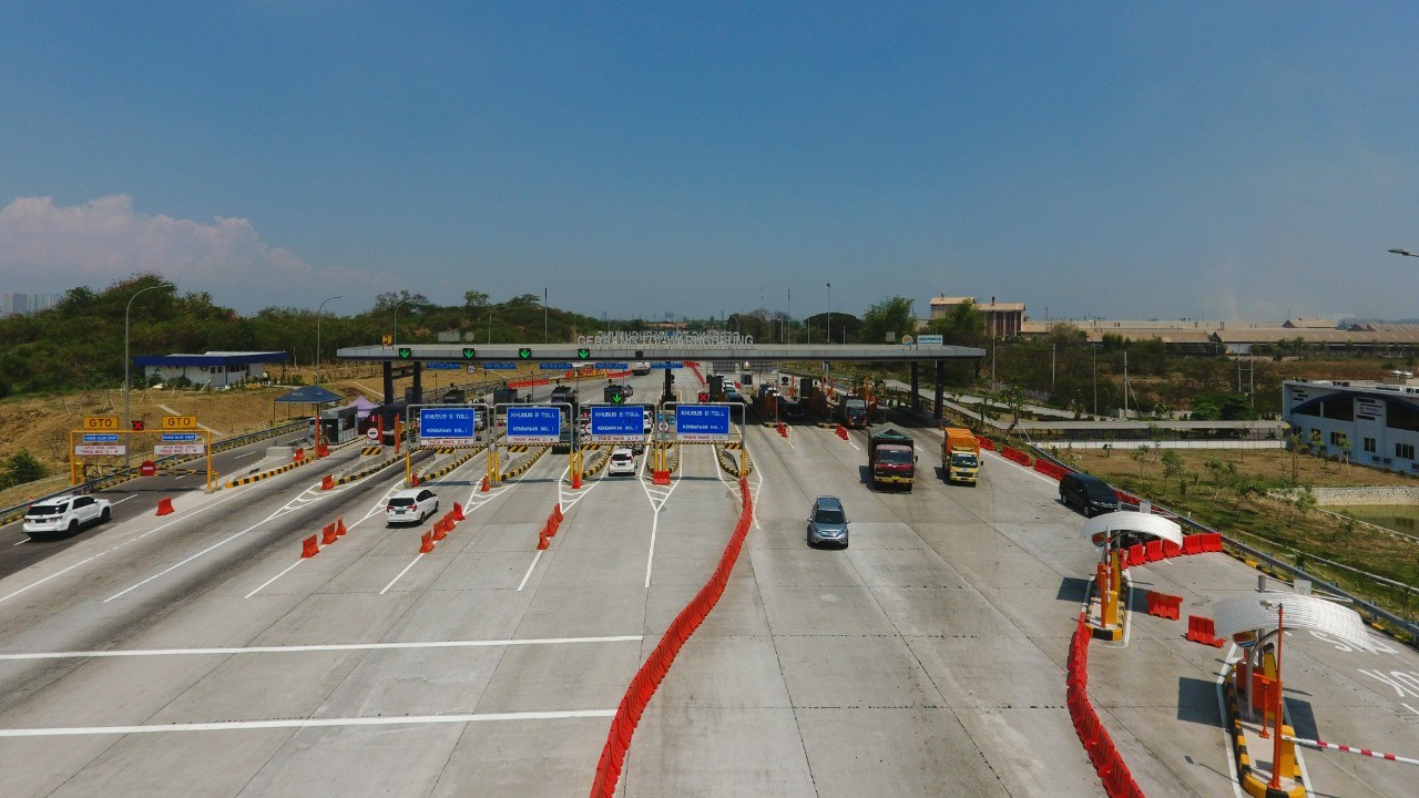 Banyak Libur, Volume Kendaraan di Tol Surabaya-Mojokerto Meroket. (Foto: MNC Media)