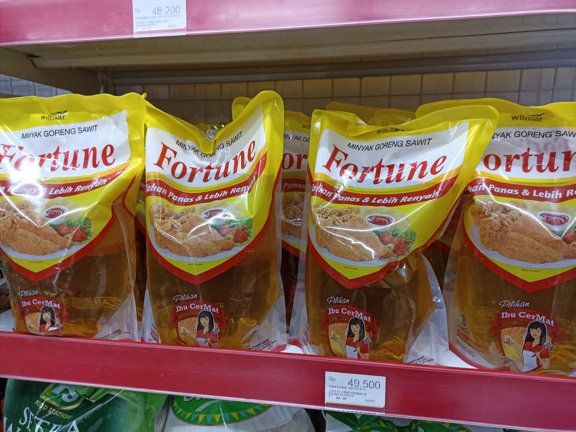Setelah Menghilang, Minyak Goreng Kini Tersedia Lagi di Alfamart (FOTO: MNC Media)