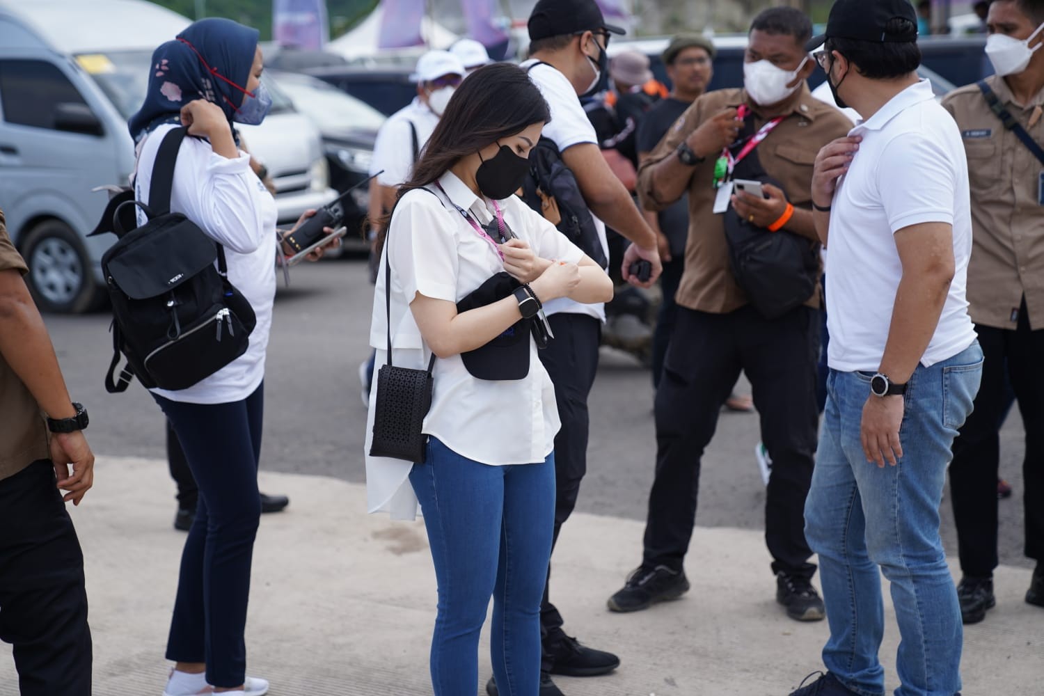 Nonton MotoGP, Wamenparekraf Angela Tanoesoedibjo Pakai Produk Fashion Serba Lokal (FOTO: MNC Media)