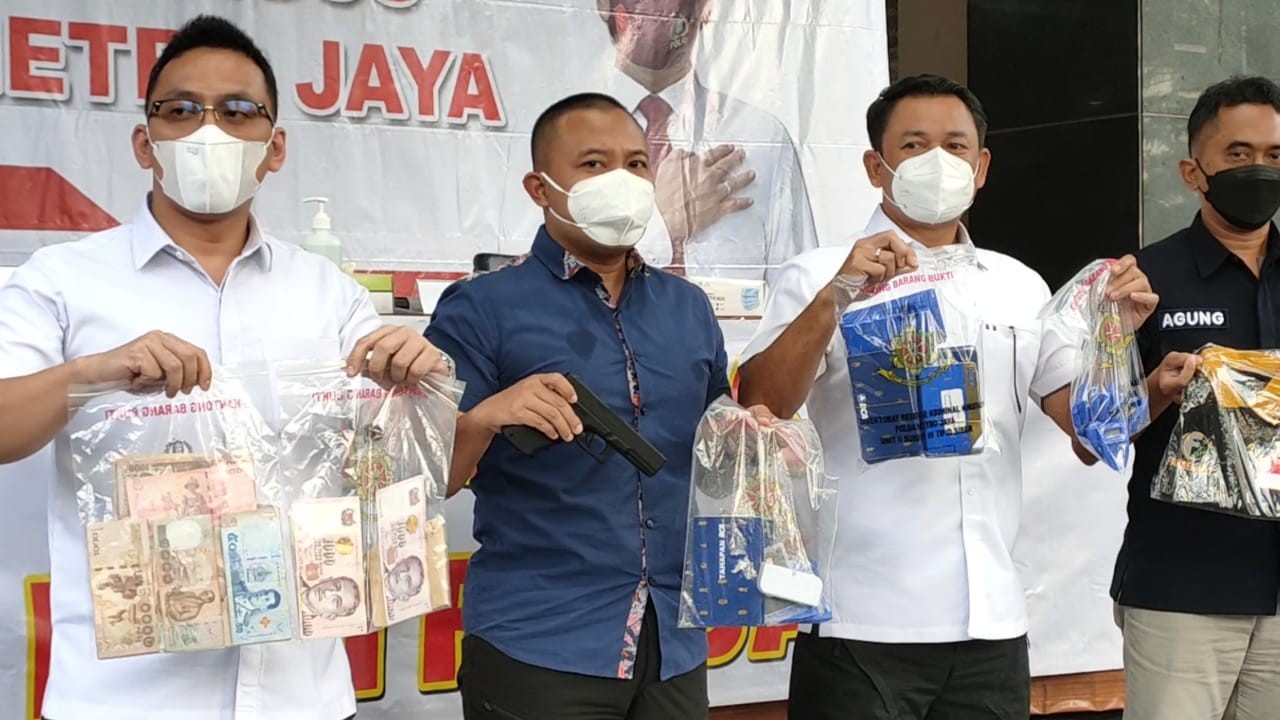 Polisi Ringkus Empat Orang Terkait Investasi Bodong Robot Trading Fahrenheit (FOTO: MNC Media)
