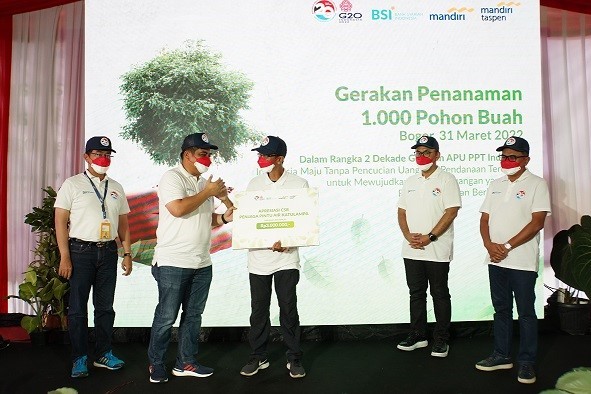 Mandiri Group bersama PPATK Menanam 1.000 Pohon di Kawasan Katulampa. (Foto: Dok Bank Mandiri)