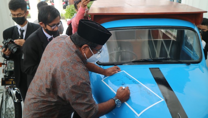 Tawar Opelet Si Doel, Raffi Ahmad Siap Tukar dengan Mobil Rolls-Royce Rp4 M(Dok.Ist)