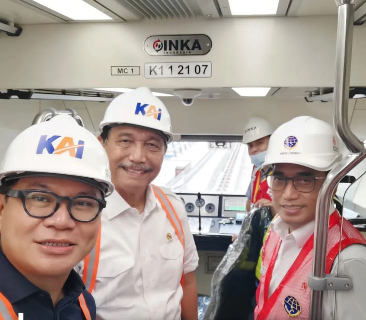 Luhut dan Budi Karya Uji Coba LRT Jabodetabek Tanpa Awak (FOTO: Instagram)
