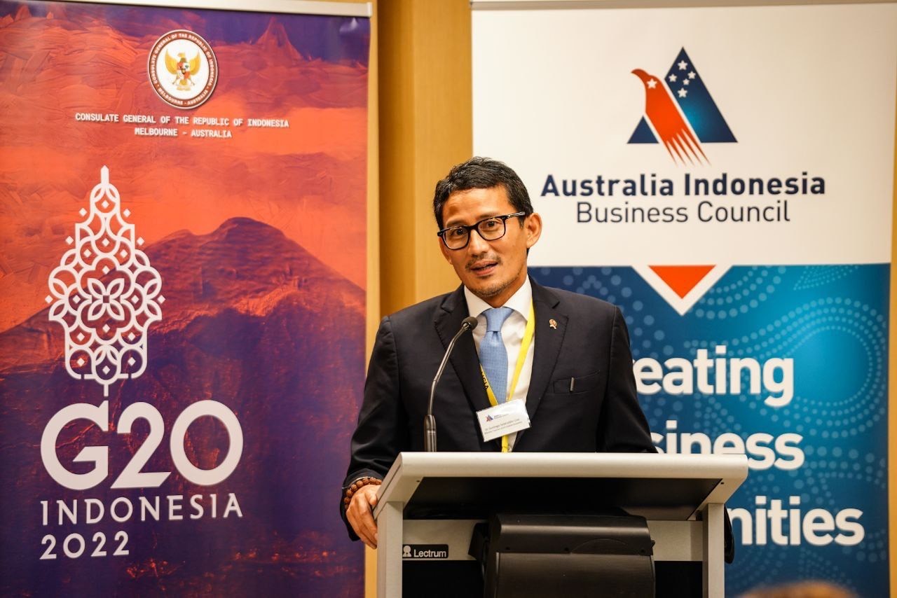 Sandiaga Uno Targetkan Realisasi Investasi di Sektor Parekraf Capai USD2,45 Miliar