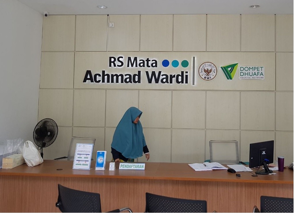 Berkat Operasi Gratis Di RS Wakaf, Sami Kini Melihat Kembali. (Foto: Dompet Dhuafa/Adv)
