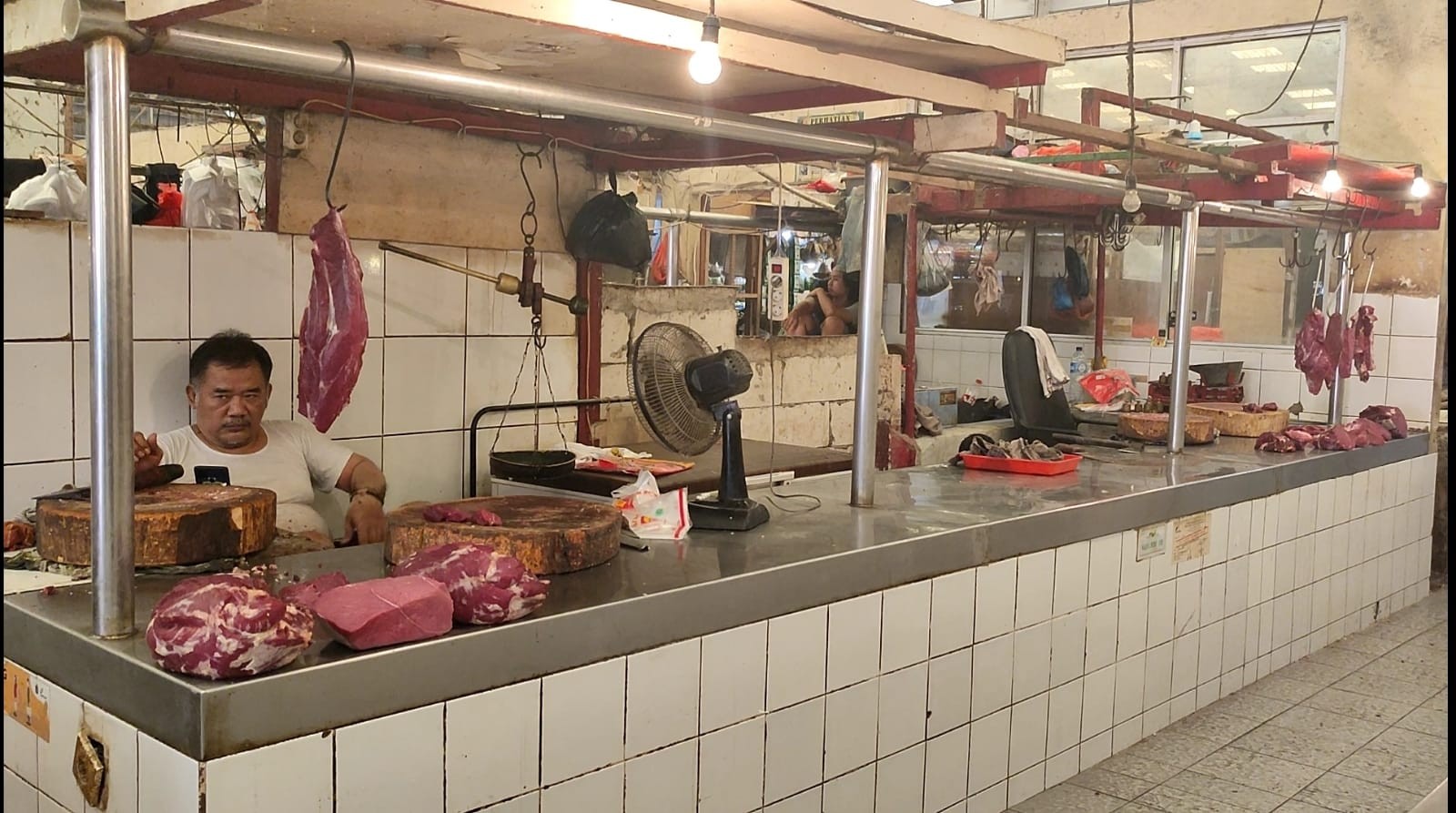 Dua Minggu Jelang Lebaran, Harga Daging Sapi di Pasar Jakarta Utara Masih Stabil