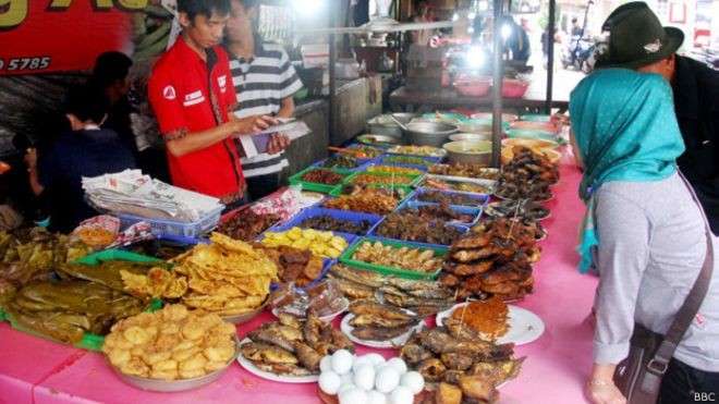 Kegiatan Usaha UMKM Kini Diizinkan Buka Sampai Pukul 22.00 WIB (FOTO: MNC Media)