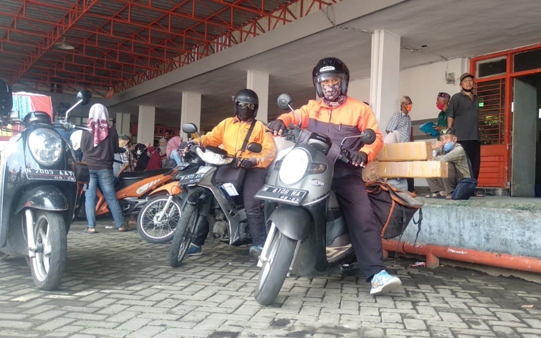 Laris Manis, Pengiriman Paket Melonjak hingga 40 Persen (FOTO:MNC Media)