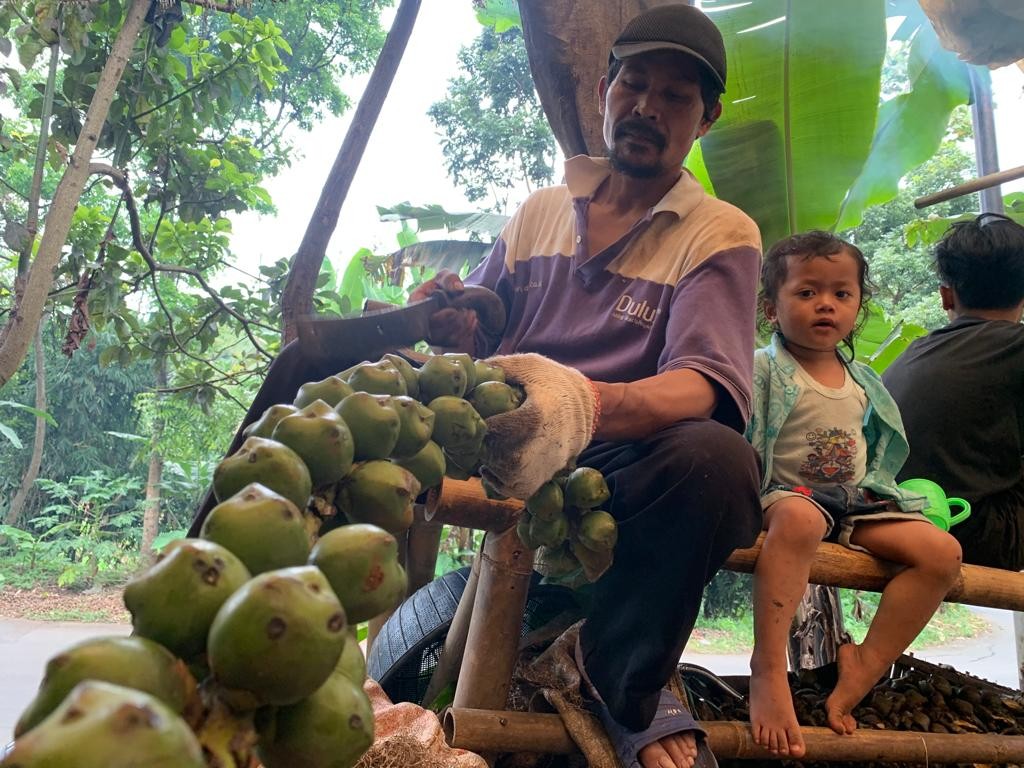 Berkah Ramadan, Perajin Kolang Kaling di KBB Untung Bersih Rp500 Ribu per Hari