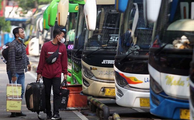 Libur Nataru, Ribuan Penumpang Berangkat Mudik dari Terminal Lebak Bulus (foto mnc media)