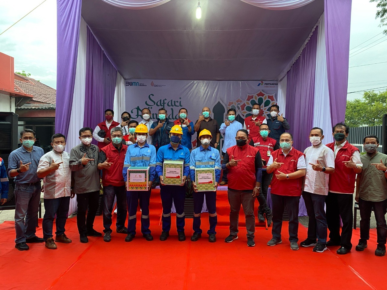 Berbagi Kebersamaan Jelang Hari Raya Idul Fitri, Elnusa Petrofin Salurkan Ribuan Paket Sembako di Seluruh Indonesia. (Foto: Elnusa/Adv)
