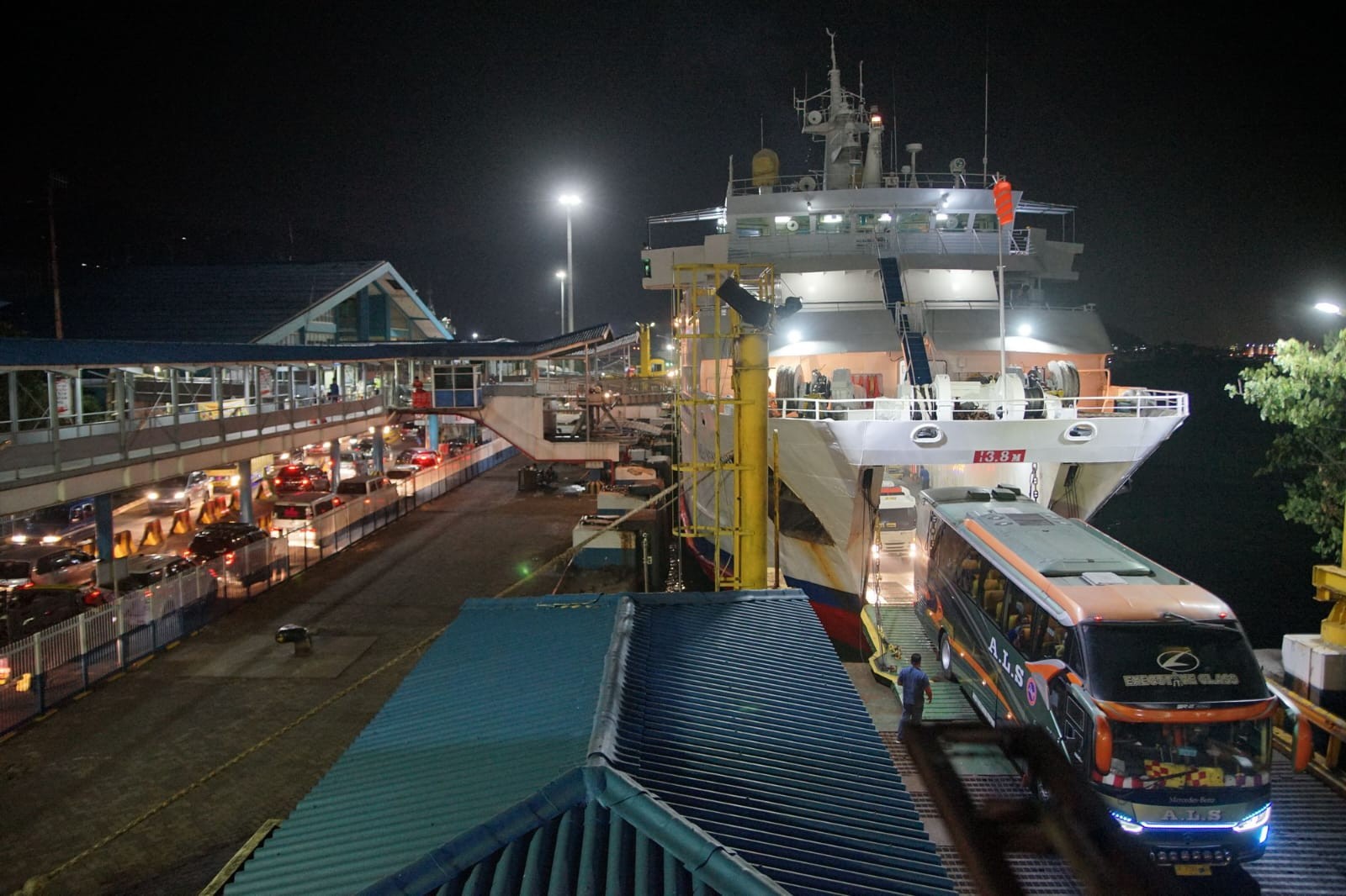 ASDP Proyeksi 6,6 Juta Orang Mudik Lewat Merak-Bakauheni dan Ketapang-Gilimanuk. (Foto: MNC Media)