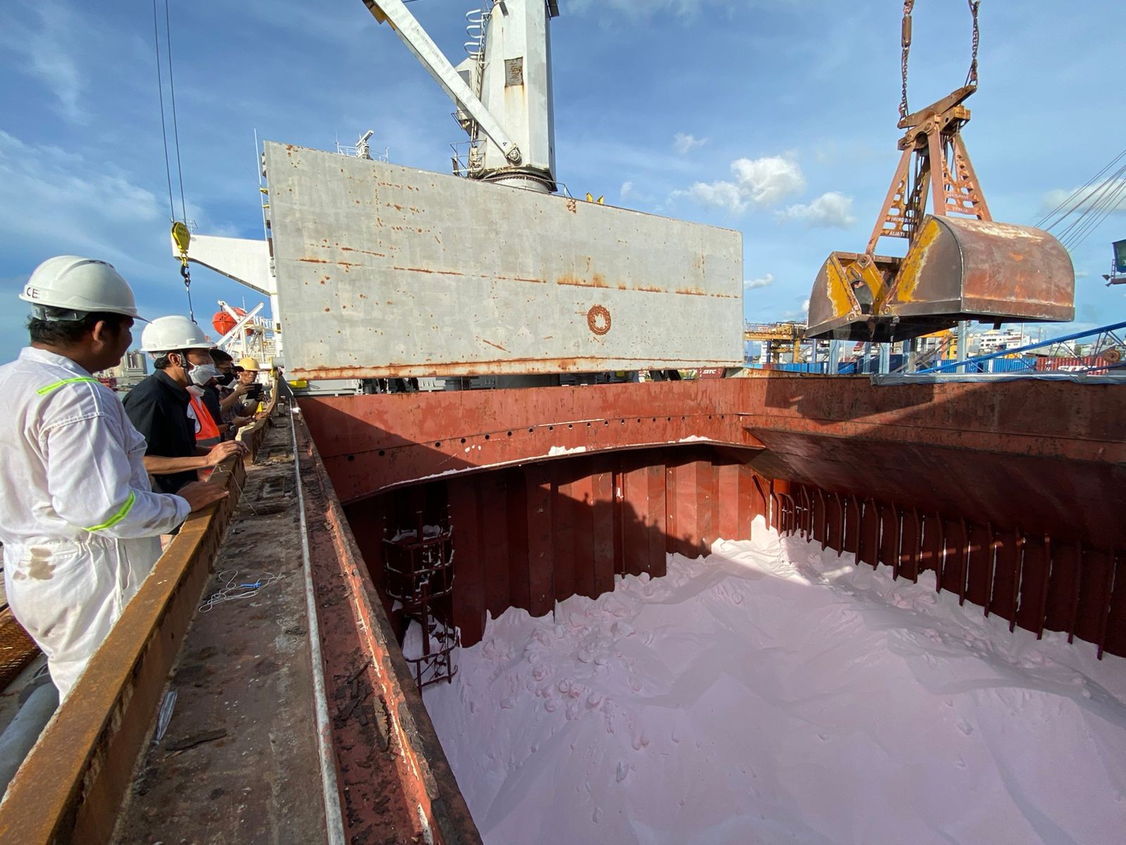 Harga Bahan Baku Pupuk Melonjak, Nusa Palapa (NPGF) Jual Aset Demi Tetap Beroperasi. (Foto: MNC Media)