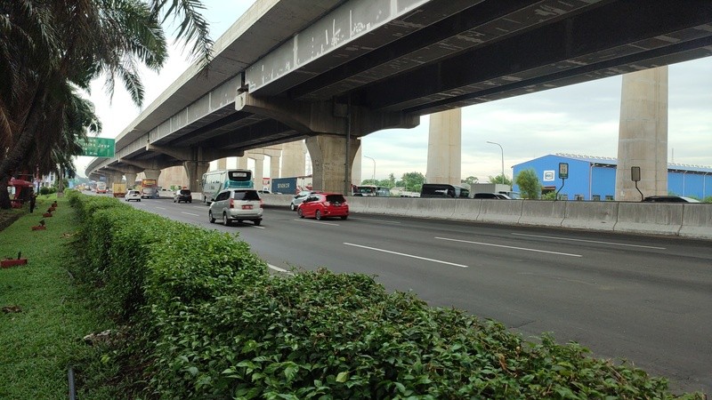 Jelang Sore, Lalin Tol Japek KM19 Terpantau Ramai Lancar  (Dok.MNC)