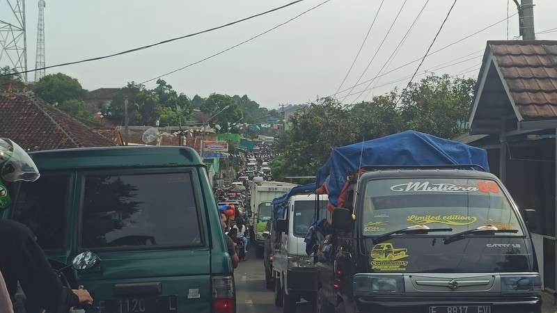 Wisatawan Membludak, Lalin ke Pelabuhan Ratu Berlaku Buka Tutup (Dok.MNC)