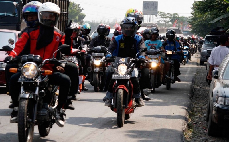 Arus Kalimalang Terpantau Ramai Lancar di H-4 Lebaran 2024. (Foto: MNC Media)