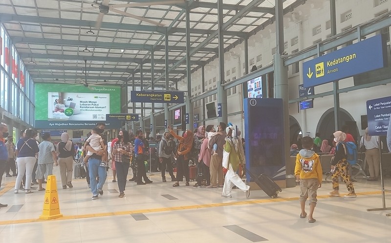 4,3 Ribu Pemudik Kembali Injakkan Kaki Jakarta Lewat Stasiun Senen Hari Ini. (Foto: Arya Ravato/MPI)