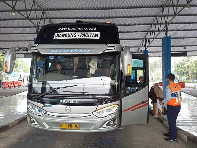 Pemudik: Harga Tiket Bus di Terminal Dhaksinaga Wonosari Naik 100 Persen (FOTO: MNC Media)