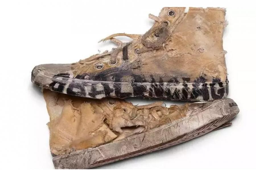 Koleksi Terbatas 100 Pasang, Balenciaga Jual Sepatu Sneaker Butut Rp27 Juta (Dok.Balenciaga)