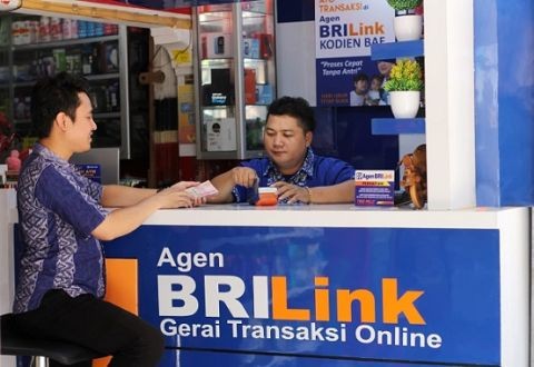 PT Bank Rakyat Indonesia (Persero) Tbk (BBRI) menyampaikan layanan Agen BRILink telah menembus Rp855 triliun pada periode Januari - Agustus 2022.