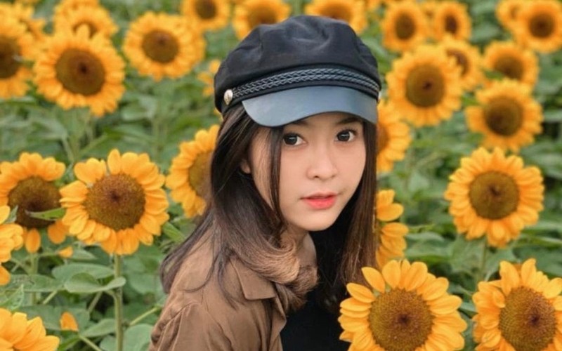 Kisah Sukses Anak Pemulung Jadi Seleb TikTok, Pernah Digaji Rp500 Ribu. (Foto: Instagram/@gelialinn)