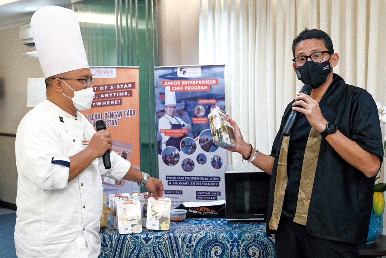 Menparekraf Sandiaga Ajak UMKM Berkolaborasi Ciptakan Ekonomi Baru dan Lapangan Kerja (foto: MNC Media)