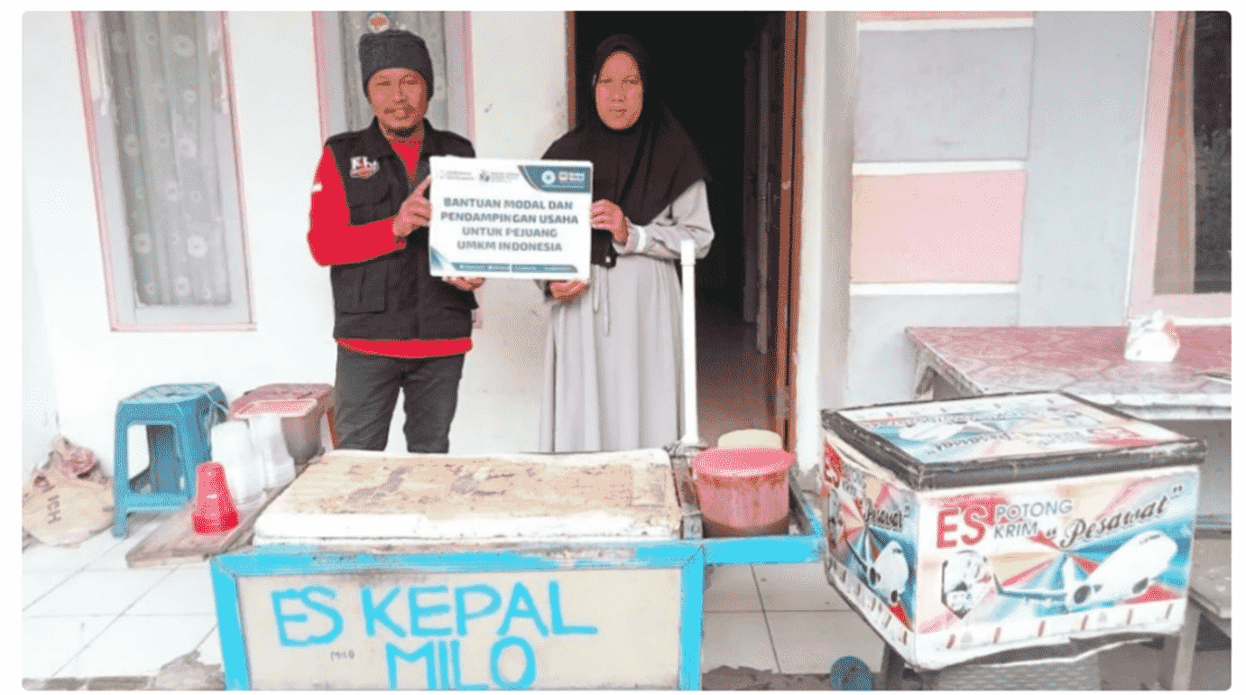 Ikhtiar Cari Rezeki Halal, Wakaf Modal Usaha Bantu Pedagang Kecil di Banjarbaru. (Foto; ACT/Adv)