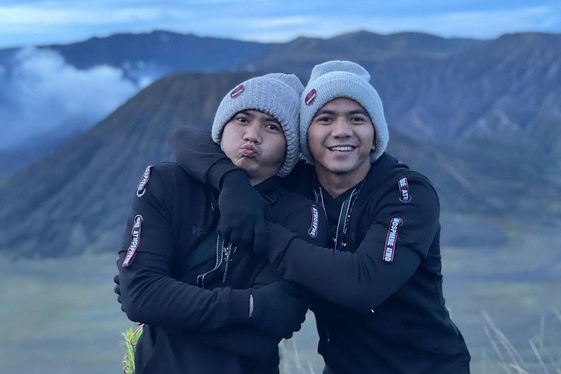 5 Artis Kembar yang Sukses di Dunia Hiburan, Selalu Kompak dalam Berkarier. (Foto: MNC Media)