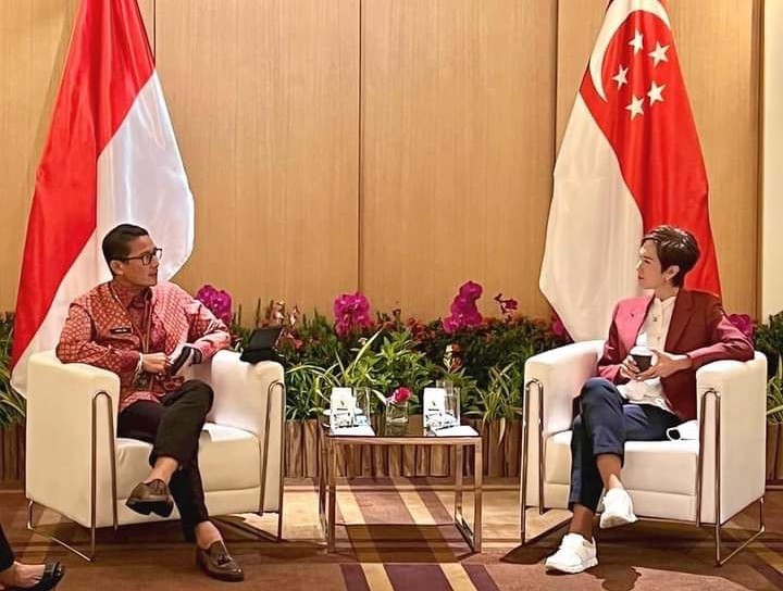 Sandiaga Uno bertemu Menteri Komunikasi dan Informatika (Menkominfo) Singapura Josephine Teo membahas pentingnya memperkuat kerja sama konektivitas digital.