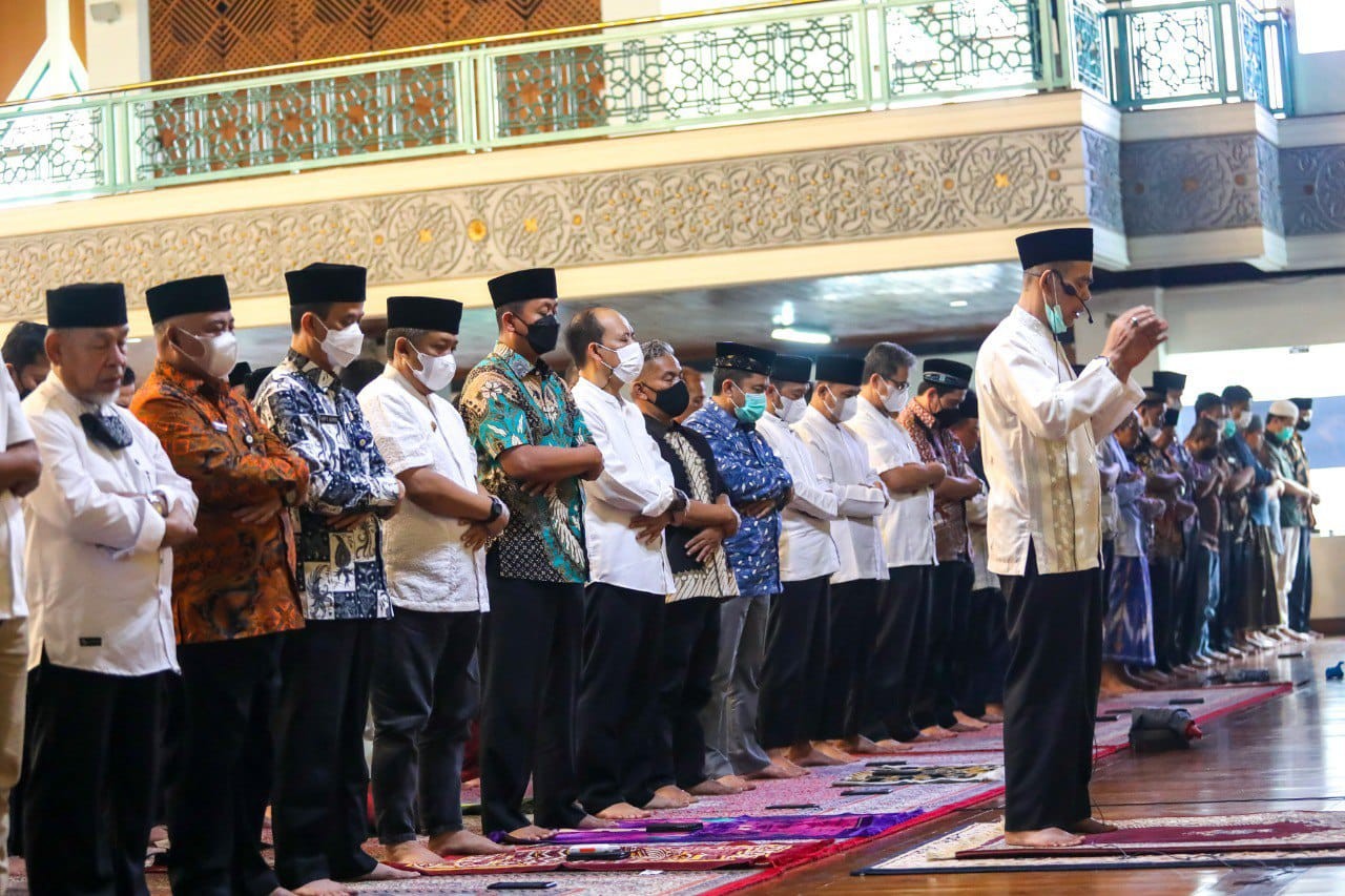 Jelang Ridwan Kamil Tiba di Bandung, Doa Bersama Digelar untuk Emmeril Khan Mumtadz