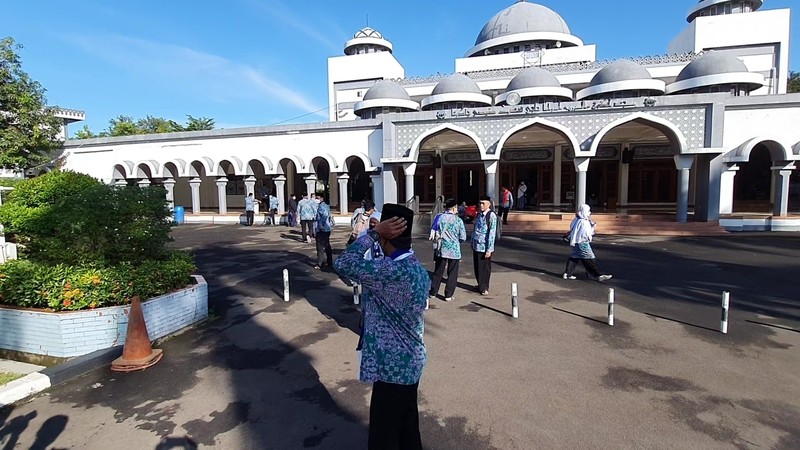 Jamaah Mulai Berdatangan di Asrama Haji Pondok Gede. (Foto: Muhammad Farhan/MPI)