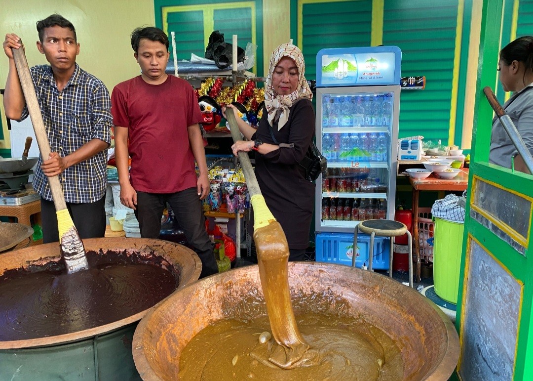 Unik! Ada Pembuatan Dodol Secara Langsung di Jakarta Fair 2022 (FOTO:MNC Media)