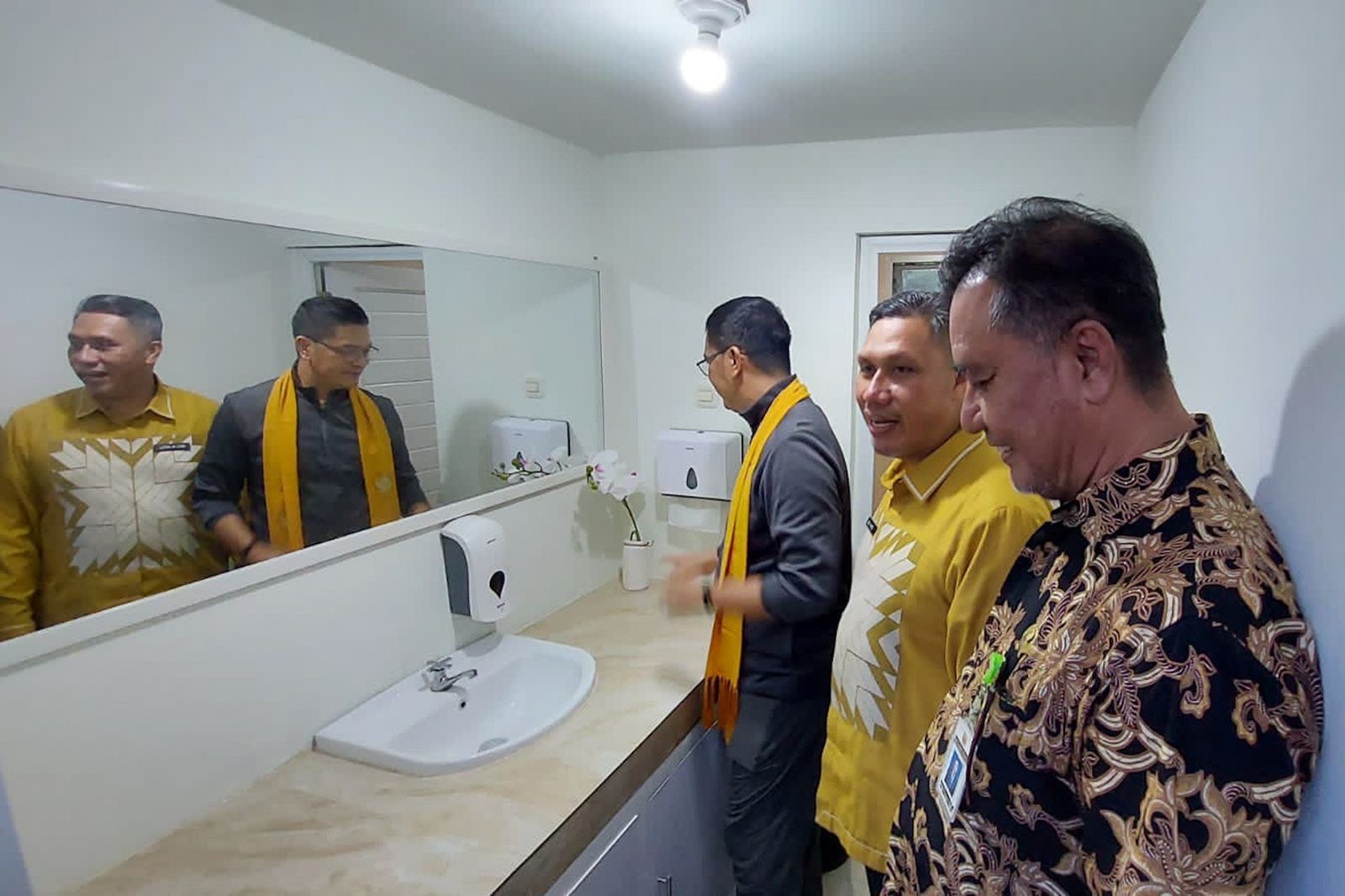 Sandiaga Revitalisasi Fasilitas Pendukung Pariwisata di Pantai Dulunga Gorontalo (FOTO:Dok Ist)