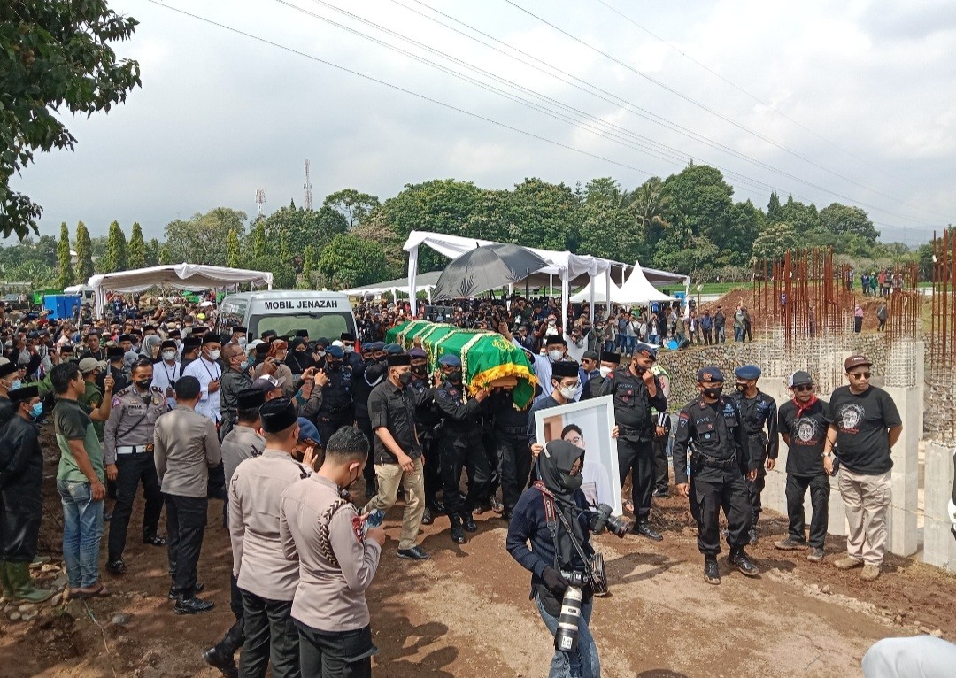 Eril Dimakamkan, Polri Kirim Surat Cabut Yellow Notice ke Interpol