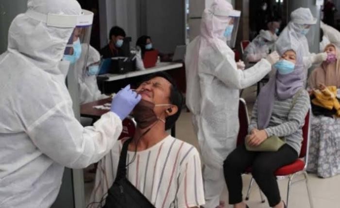 Ngegas Lagi, Positif Covid-19 di RI Bertambah 4.977 Kasus. (Foto: MNC Media).