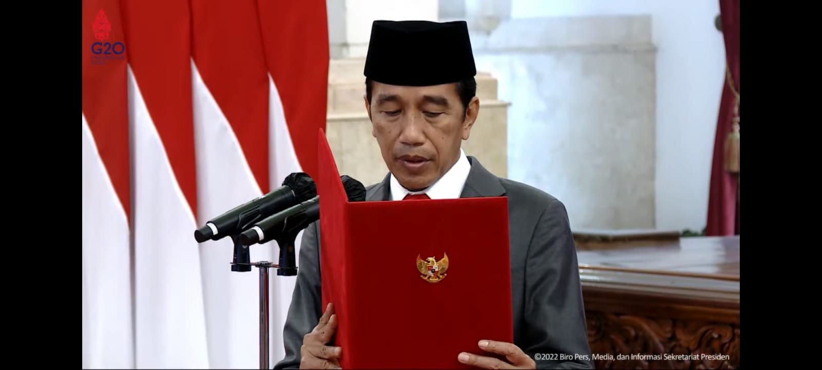 Jokowi Beri Arahan Langsung Zulhas dan Hadi Tjahjanto Terjun Usai Dilantik. (Foto: Youtube Setpres)
