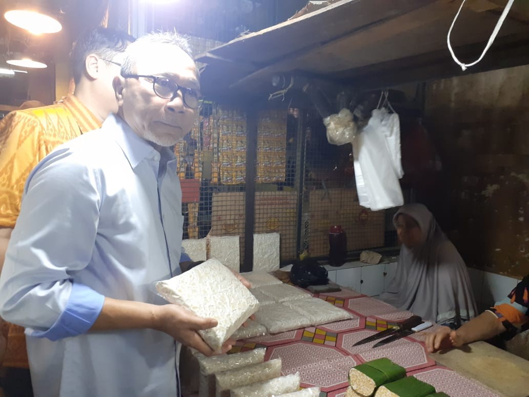 Langsung Terjun ke Pasar, Mendag Zulkifli Hasan Bongkar Penyebab Harga Bahan Pokok Mahal (FOTO:MNC Media)