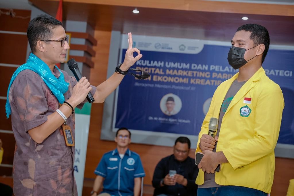 Menteri Pariwisata dan Ekonomi Kreatif Sandiaga Uno menyatakan kesiapannya untuk maju sebagai calon presiden tahun 2024.