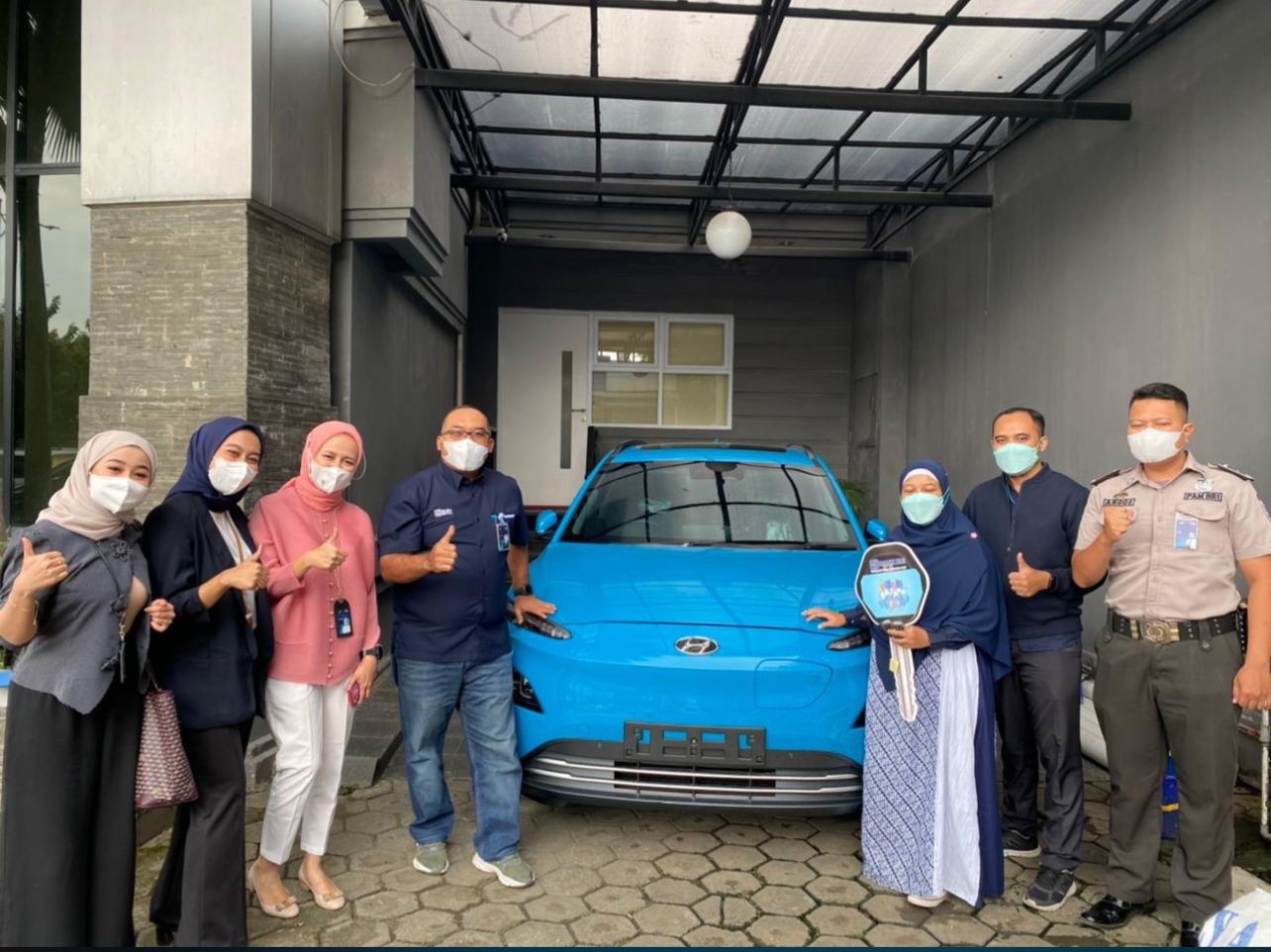 Rajin Pakai BRImo, Nasabah BRI Ini Dapat Hadiah Mobil Listrik Premium. (Foto: Bank BRI/Adv)