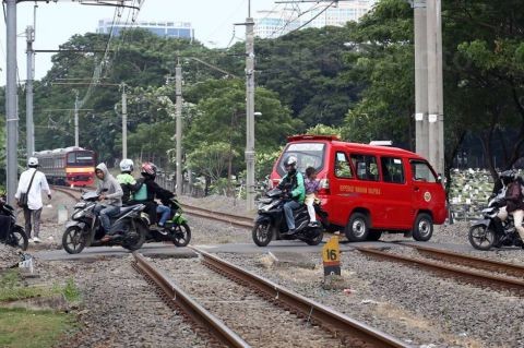 KAI Temukan 38 Perlintasan Sebidang Tidak Resmi dan Tidak Terjaga. (Foto: MNC Media)