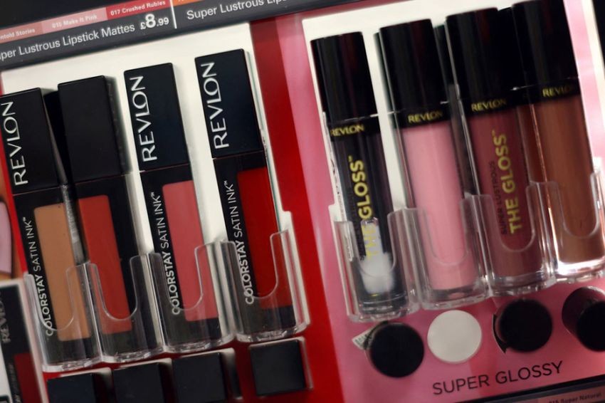 Revlon Bersiap Bangkrut, Sahamnya Justru Terbang Tinggi
