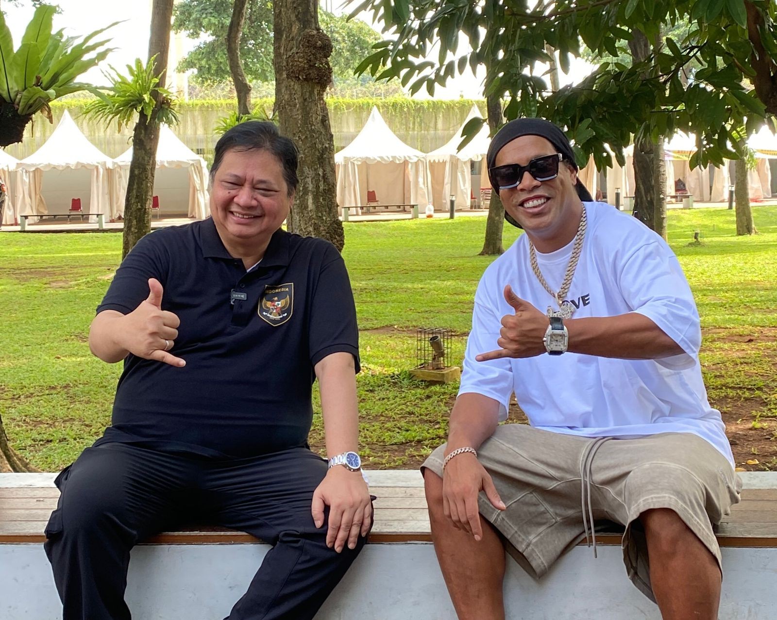 Airlangga Temui Legenda Sepak Bola Ronaldinho di Lapangan Banteng (Dok.MNC)