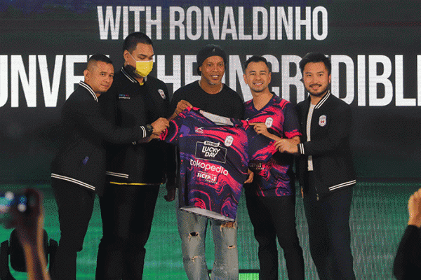 Rudi Salim Buka-bukaan Keuntungan dari Kehadiran Ronaldinho di Indonesia