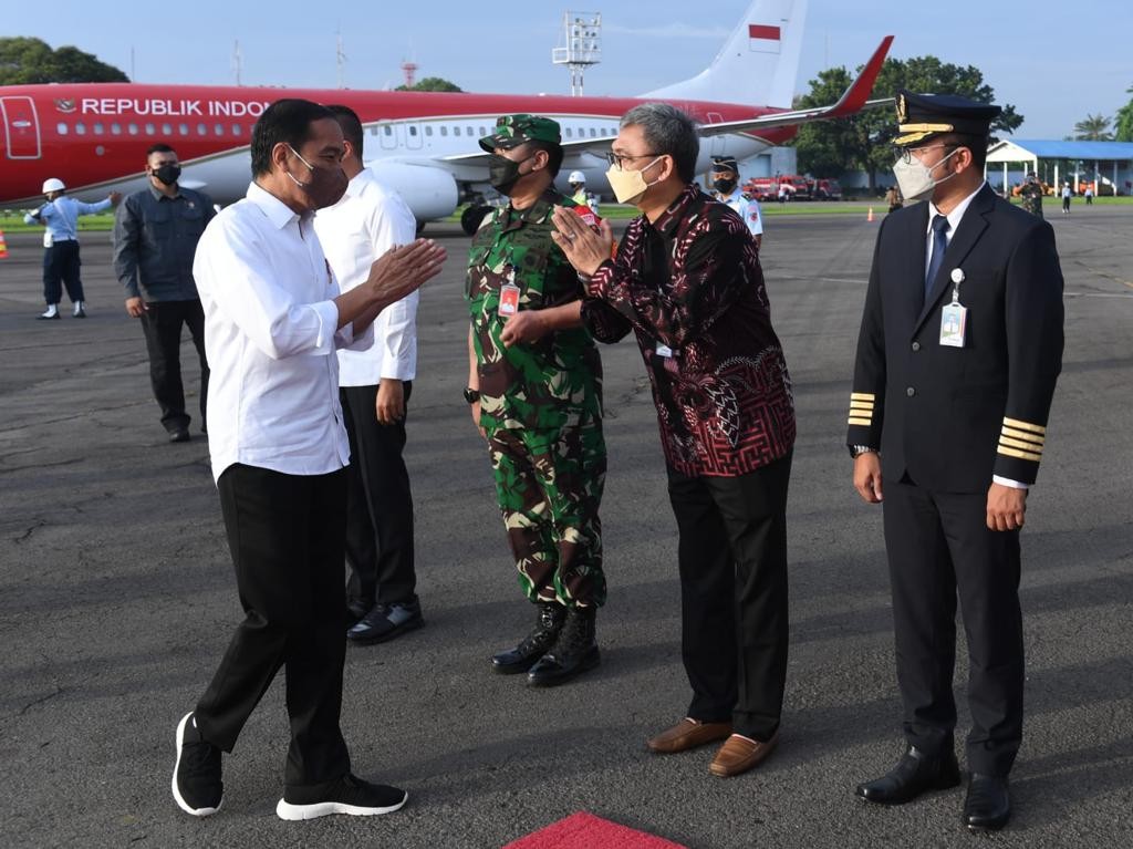 Jokowi Bertolak ke Nias untuk Bagikan Bansos dan Tinjau Proyek Infrastruktur. (Foto: BPMI)