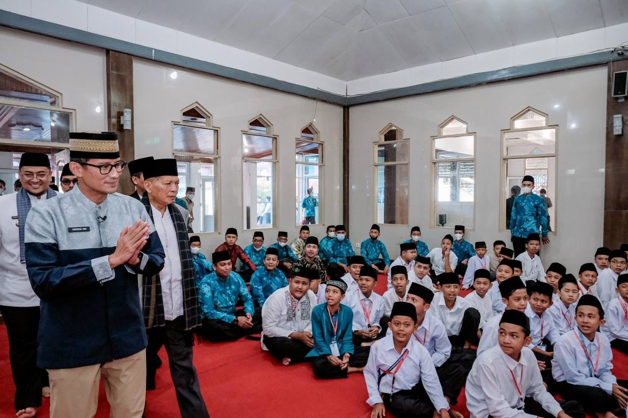 Sandiaga Uno Dorong Santri Tanah Datar Gunakan Platform Digital untuk Berkarya  (Dok.MNC)
