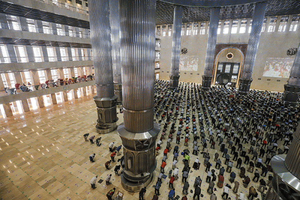 Ribuan Jamaah Padati Masjid Istiqlal Jelang Salat Idul Adha 1443 H
