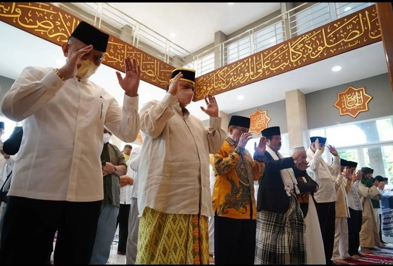 Makna Idul Adha Bagi Menko Airlangga: Berbagi dengan Sesama. (Foto: Michelle/MNC Media)