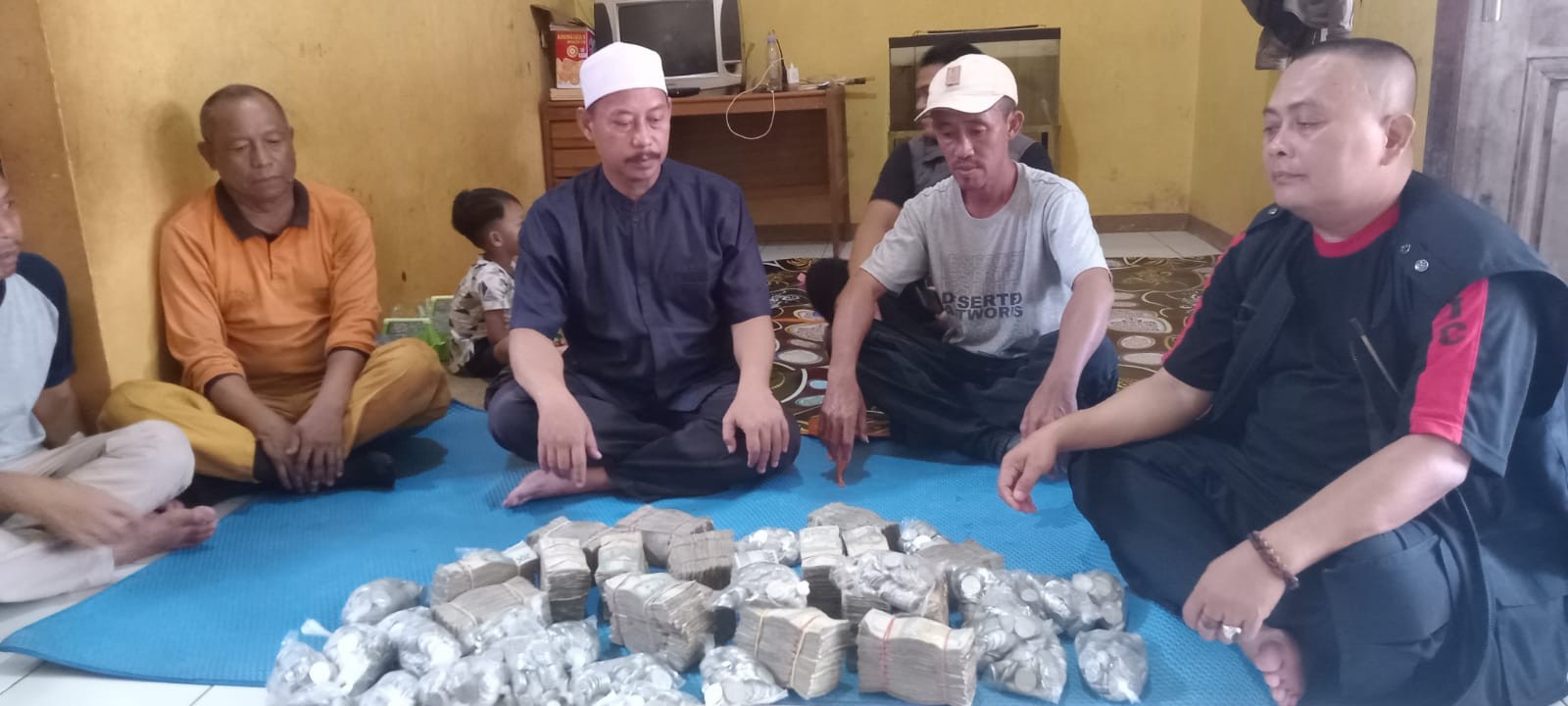 Salut! Petugas Kebersihan Beli Empat Sapi Kurban Rp72 Juta Pakai Uang Receh (FOTO:MNC Media)