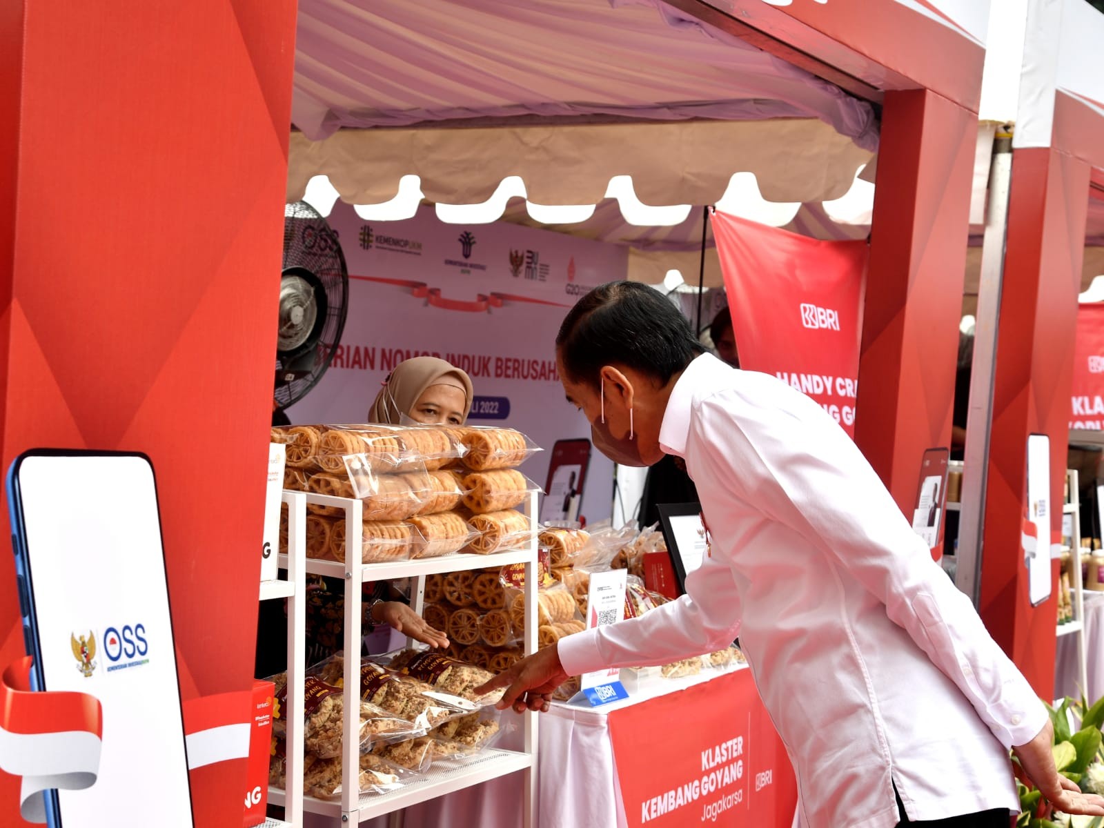 Dongkrak Omzet Penjualan, Jokowi Dorong Pelaku UMKM Masuk ke Pasar Online  (FOTO:Dok Ist)